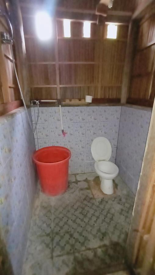 Erens Guest House Waisai Екстер'єр фото